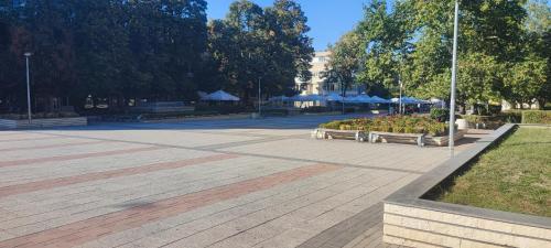 Taman di luar Апартамент