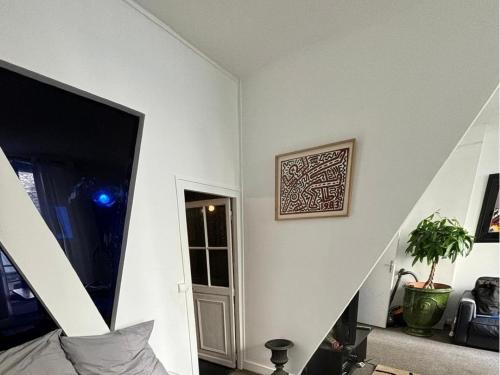 Le Marais Gallery - Elegant 1-Bedroom Apartment
