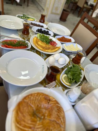 Comida en o cerca de este hotel
