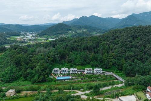 Fotografie z fotogalerie ubytování Gapyeong Defauze Pool Villa Spa Pension v destinaci Mŏk-kol