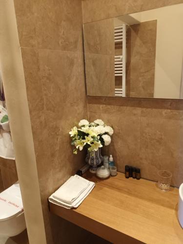 Ένα μπάνιο στο Aipytos Guesthouse