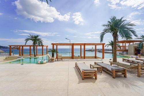 Bazén v ubytování Gijang The Beach House nebo v jeho okolí