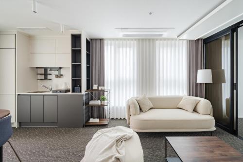 Zona de estar de Urbanstay Naksan Beach