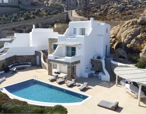 an image of a villa with a swimming pool at Villa Maera 2 in Kalo Livadi