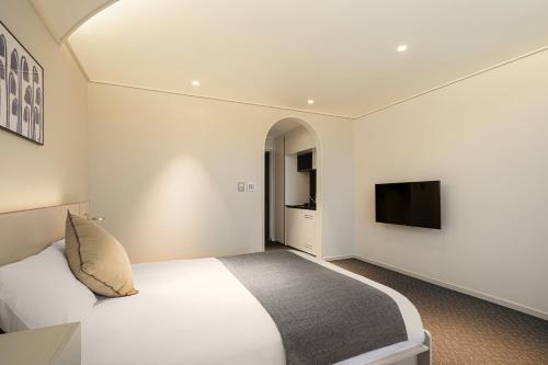 Cama o camas de una habitación en Urbanstay Naksan Beach