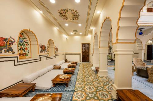 Area soggiorno di Raghunath Haveli - A Boutique Homestay