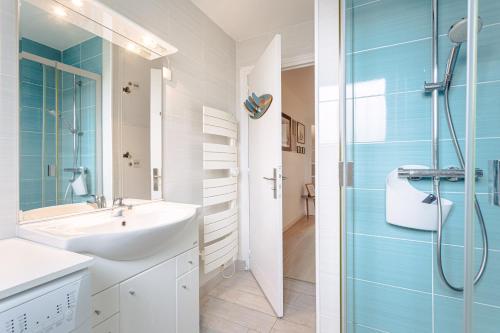 Koupelna v ubytování Maison 3 étoiles près centre-plages