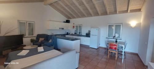 Kuchyň nebo kuchyňský kout v ubytování PARAÍSO DA SERVA - Casas Courela da Serva e Flor do Rosto I e II