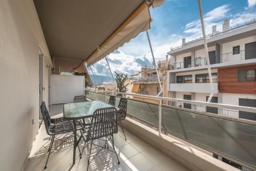 Luxury Athens Living 3BR with Balcony