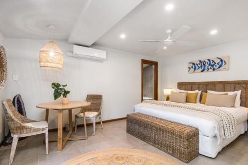 Χώρος καθιστικού στο Cape Byron Suite 6