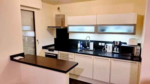 Appart cosy tout confort Metro 11 avec parking