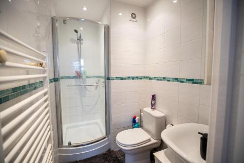 Stunning Cardiff Wharf View 4 Bed Free Parking photo 54