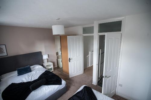 Stunning Cardiff Wharf View 4 Bed Free Parking photo 48