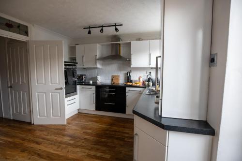 Stunning Cardiff Wharf View 4 Bed Free Parking photo 39
