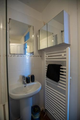 Stunning Cardiff Wharf View 4 Bed Free Parking photo 36