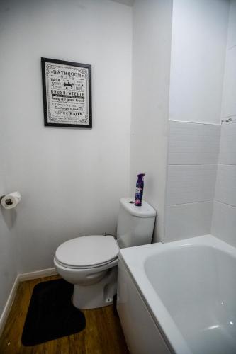 Stunning Cardiff Wharf View 4 Bed Free Parking photo 37