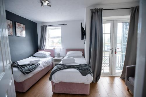 Stunning Cardiff Wharf View 4 Bed Free Parking photo 4