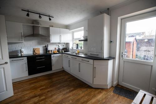 Stunning Cardiff Wharf View 4 Bed Free Parking photo 42
