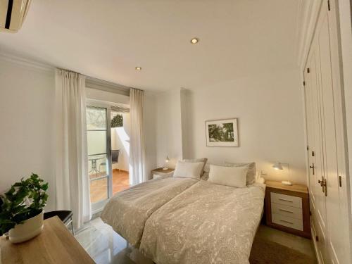 2-Bed Sea View Apt 10 mins from Puerto Banus