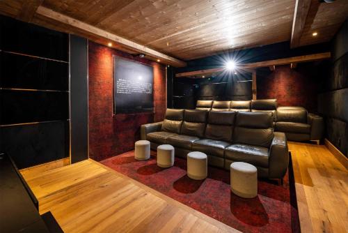 Photo de la galerie de l'établissement Madame Vacances Chalet Mariefleur, à Les Allues