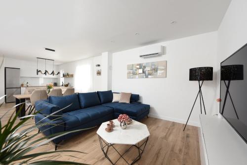 Ruang duduk di Charming Villa with heated pool near Zadar