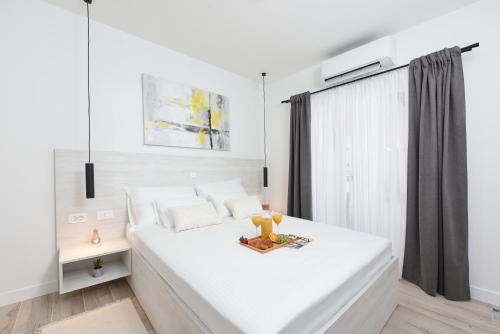 Katil atau katil-katil dalam bilik di Charming Villa with heated pool near Zadar
