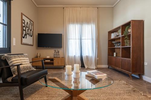 Luxury Petralona Penthouse - Sleeps 7 -Near Metro