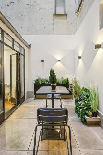 Luxury in the heart of St Germain A/C 3 BR outdoor