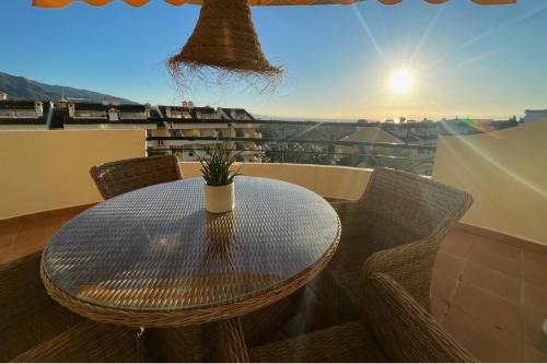 2-Bed Sea View Apt 10 mins from Puerto Banus
