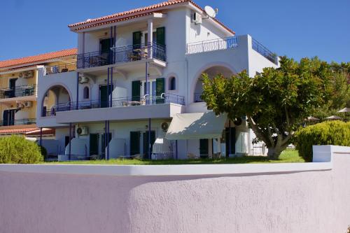 Gallery image of Kekatos Studios in Lassi