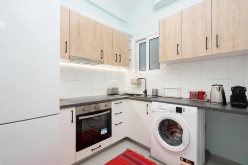 Exarcheia's Singular 1BR