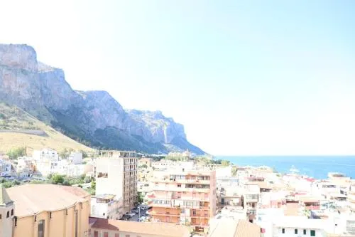 RineddaHouse Arenella - Vista Mare Panoramica a Palermo con Parcheggio privato photo 32