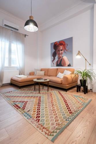 2BR Apt Private Backyard with Washer & Dryer