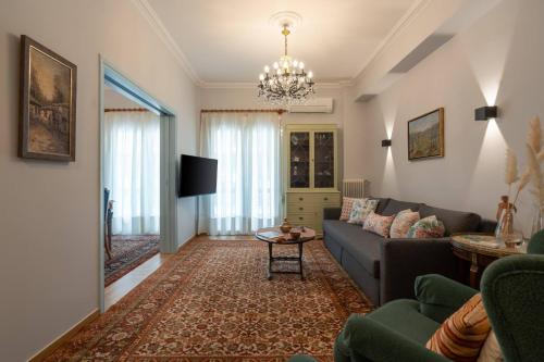 Vintage 1BR in Exarchia Timeless