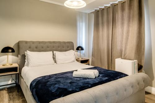 Postel nebo postele na pokoji v ubytování Belina - Quayside Canal Front