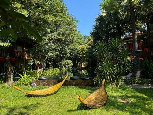 Κήπος έξω από το Dontrei Villa Angkor