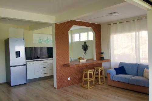 Maison Charmante avec Vue Mer à Les Trois-Îlets 주방 또는 간이 주방