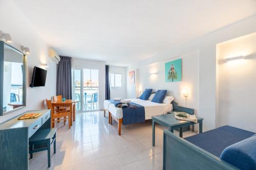 Gallery image of Hotel Apartamentos Vibra Central City - Adults only in San Antonio