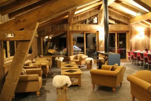 Gallery image of LA DATCHA CHALET PISCINE HAMMAM SAUNA 25 personnes in Champagny-en-Vanoise