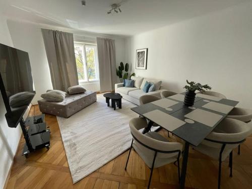 Tranquil City Retreat