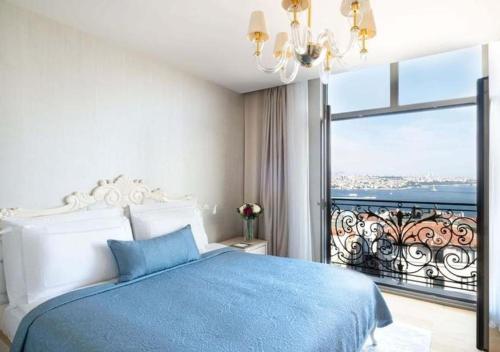 Executive Suite with Bosphorus View - Lounge Access
