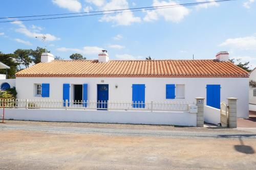 Photo de la galerie de l'établissement Grande Maison 200m de la plage à Bretignolles Mer plus piscines partagées, à Bretignolles-sur-Mer