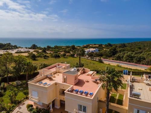 10 marinha - 2 Bed Apt at Praia da marinha