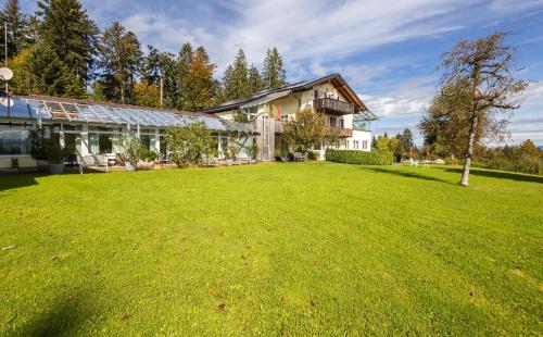 Afbeelding uit fotogalerij van Ferienwohnungen Appartements Bergwald in Scheidegg