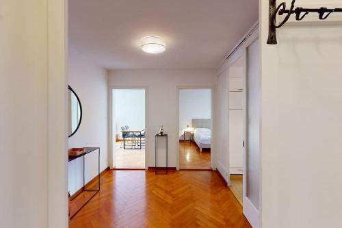 Sunny and quiet 1BR flat city center - Parkview 5