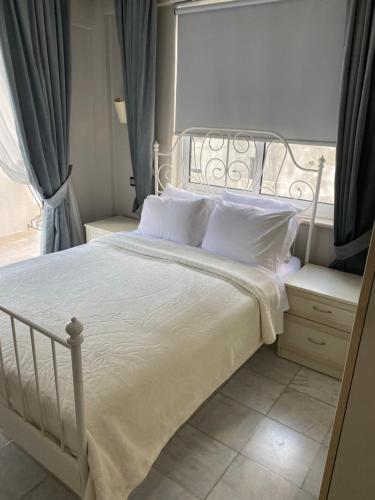 Gallery image of The Prince Inn Hotel & Villas in Kérynia