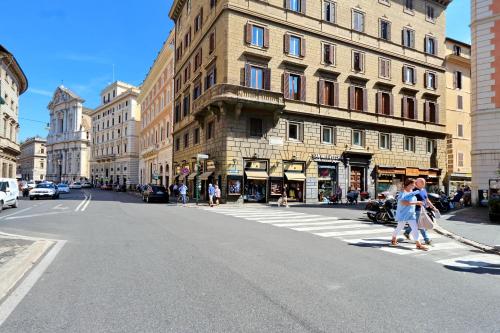 ROMAC Baullari IV Large apartment in Campo de' Fiori
