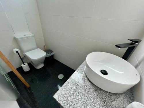 Ένα μπάνιο στο SCIROCCO SUITES Madeira - Ocean View