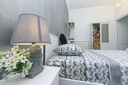 Foto L' Atelier comodo al centro - Parcheggio privato - Zona Ospedale San Martino 5