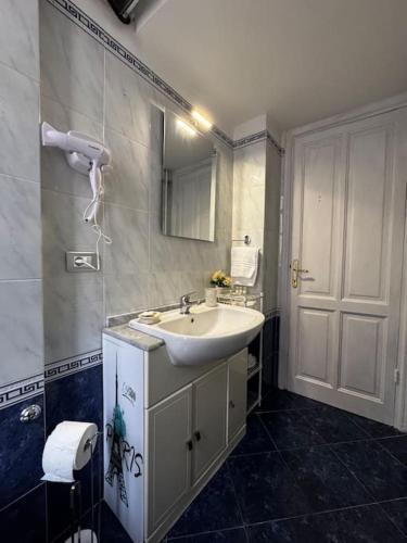 Foto L' Atelier comodo al centro - Parcheggio privato - Zona Ospedale San Martino 3